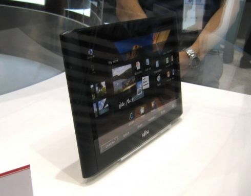 Fujitsu Unveils Windows 7 Tablet Concepts at CEATEC 2010