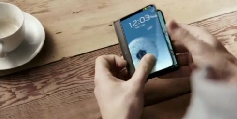 Samsung_CES_2013_flexible_display_2-490x247.jpg