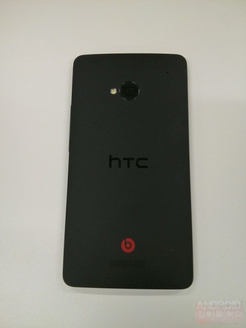 HTC M7 Renders, Pictures and Leaks: Which One is Real?!