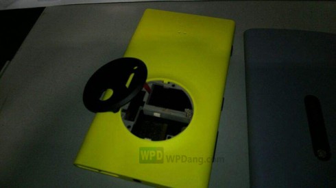 Nokia EOS Leaked Pictures Trigger Fresh Renders; Talk About a Huge 
Camera Module...