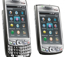 Palm Nova Is a Touchscreen Smartphone, Featuring a Slide-Down QWERTY Keypad