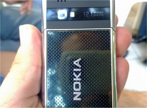 Nokia_12_megapixel_cameraphone_2