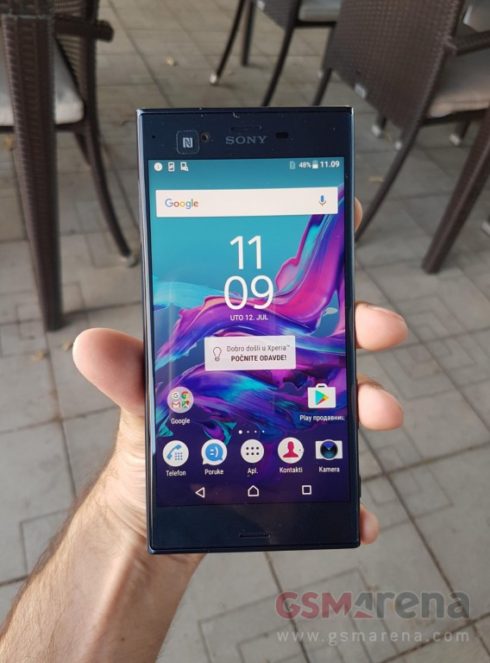 Sony Xperia F8331 leak hands on (1)