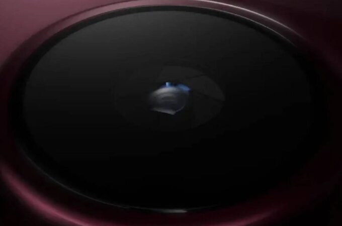 iPhone 18 Pro Deep Red (2)