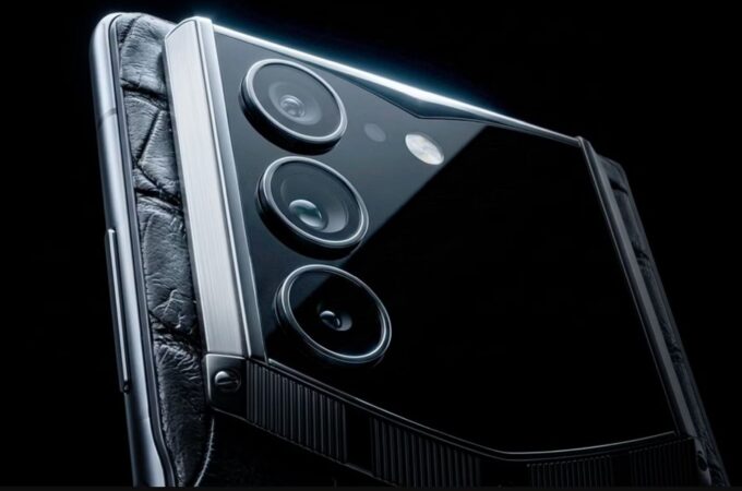 vertu alpha fold (1)